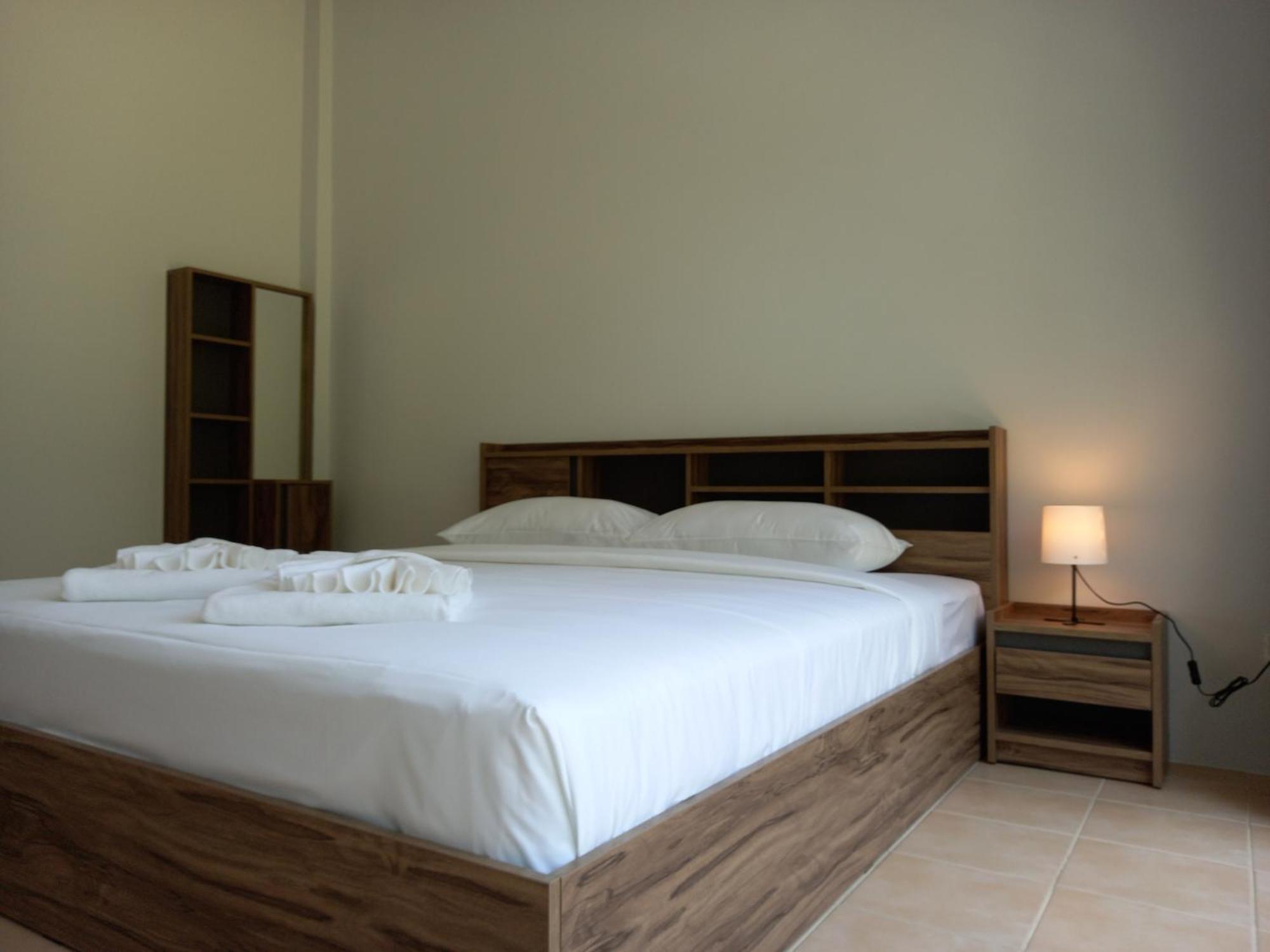 Aloha Residence Pantai Kata Bilik gambar
