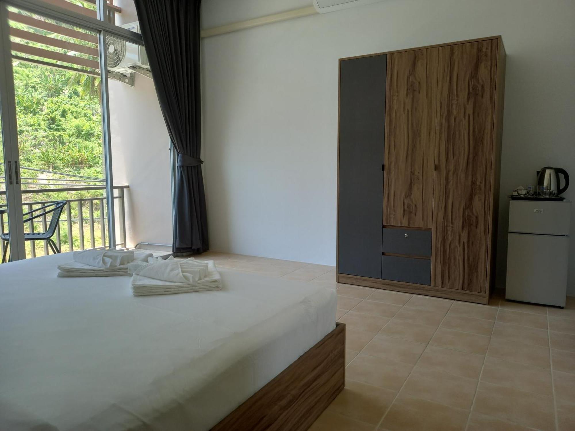 Aloha Residence Pantai Kata Bilik gambar