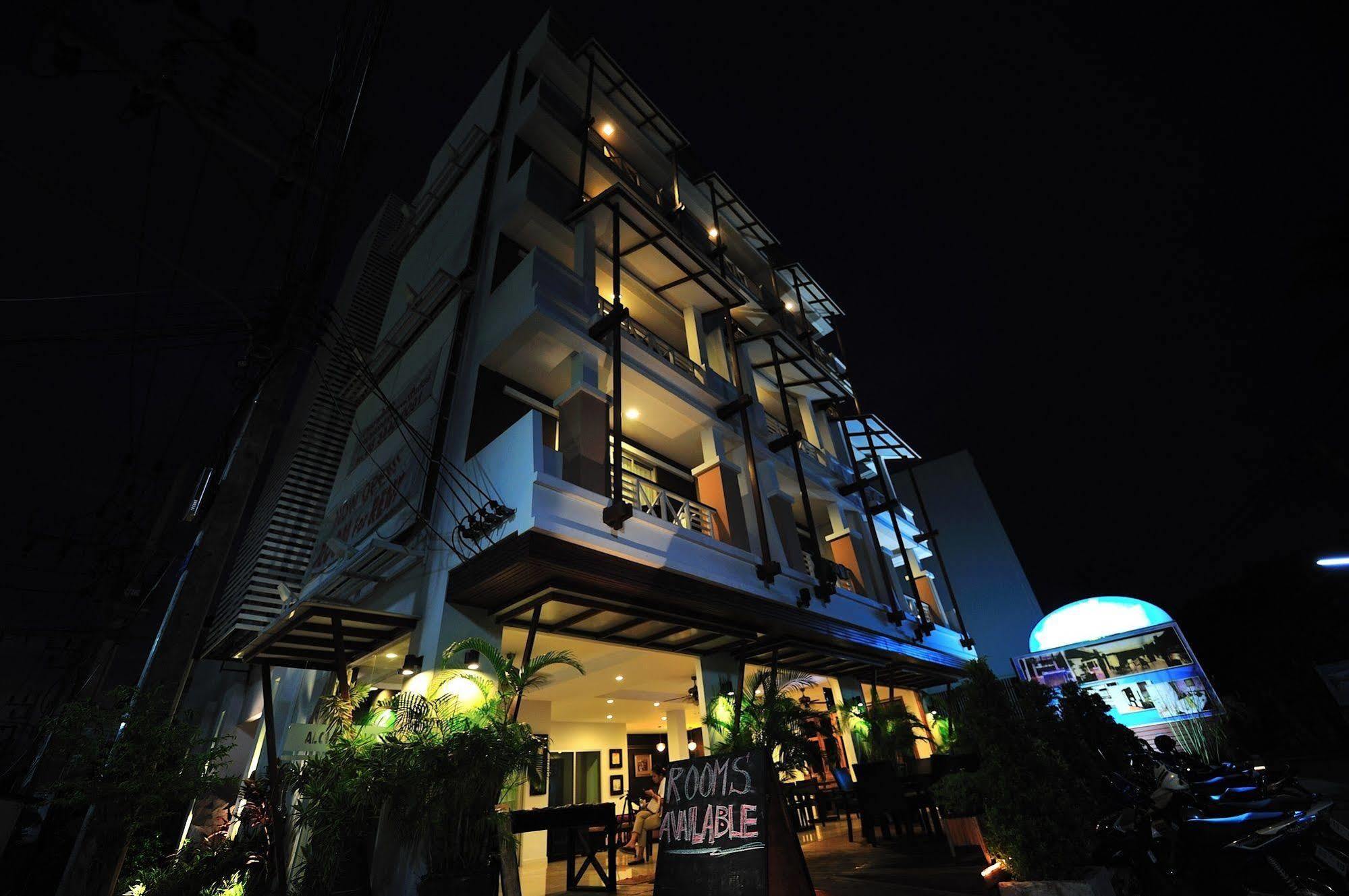 Aloha Residence Pantai Kata Luaran gambar